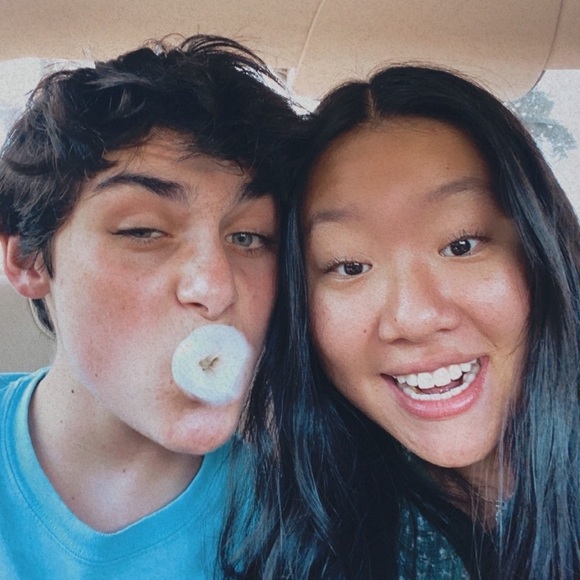 Meet your Posher, Zoe and Michael - Picture 2 of 8